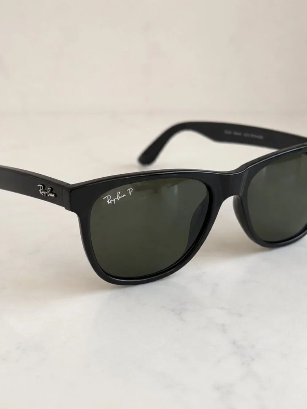 Ray-Ban RB4184 Black Polarized G-15 Green Wayfarer Sunglasses 54mm 601/9A